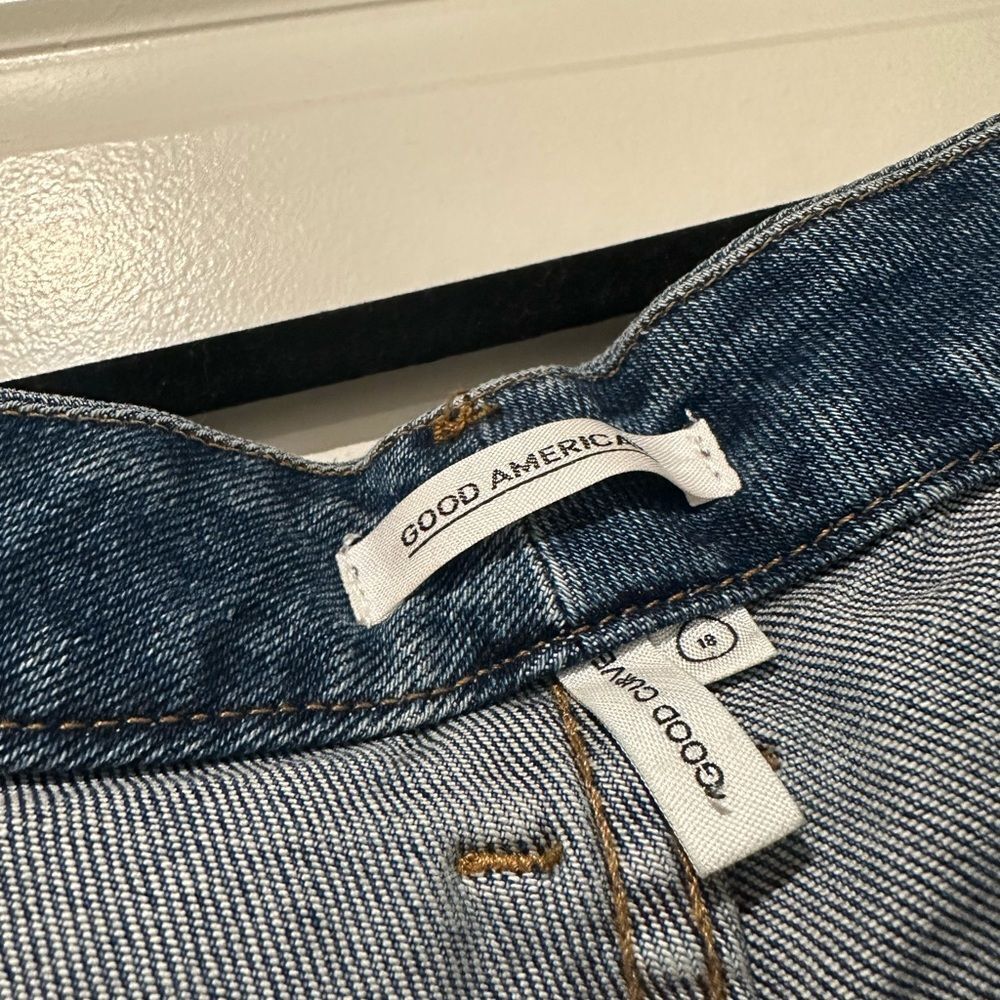 GOOD AMERICAN Good Curve High Rise Jeans - Picture 4 of 6